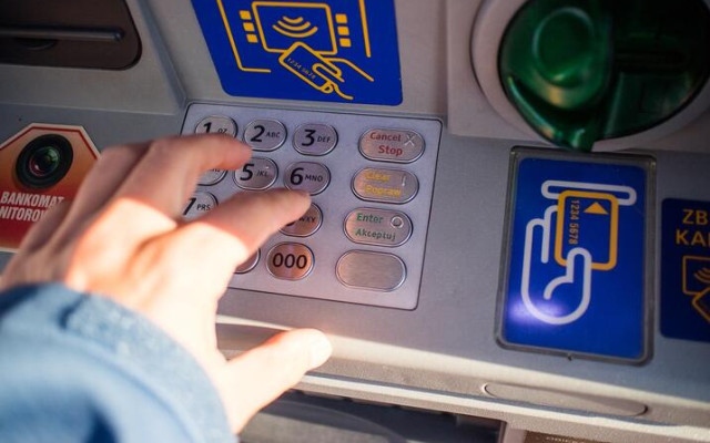 Без ПОС терминали, банкомати и онлайн плащния двечера