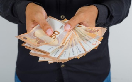 От 1 януари: Минималната работна заплата става 620,20 евро