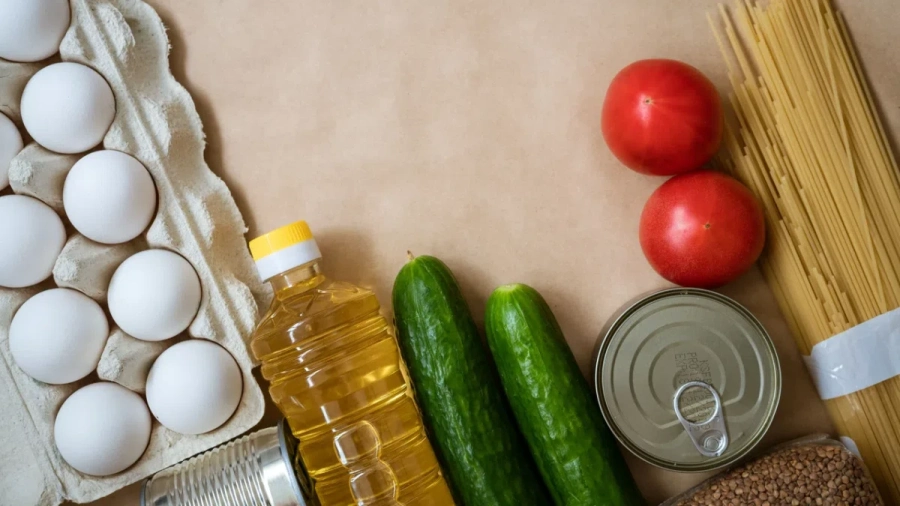 КЗК погва нелоялни търговски практики от доставчици на храни за малките магазини