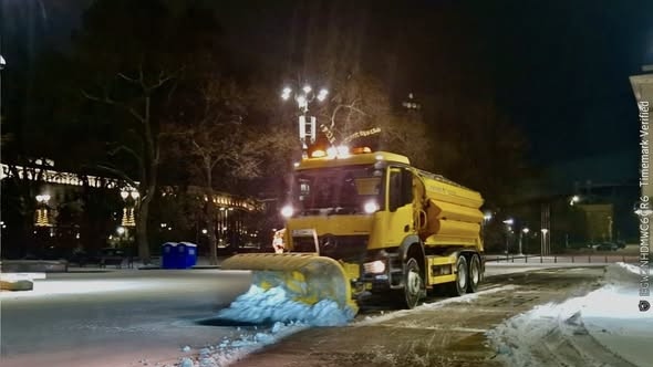 Зимата се завърна с пълна сила – усложнена обстановка по пътищата в страната ОБЗОР