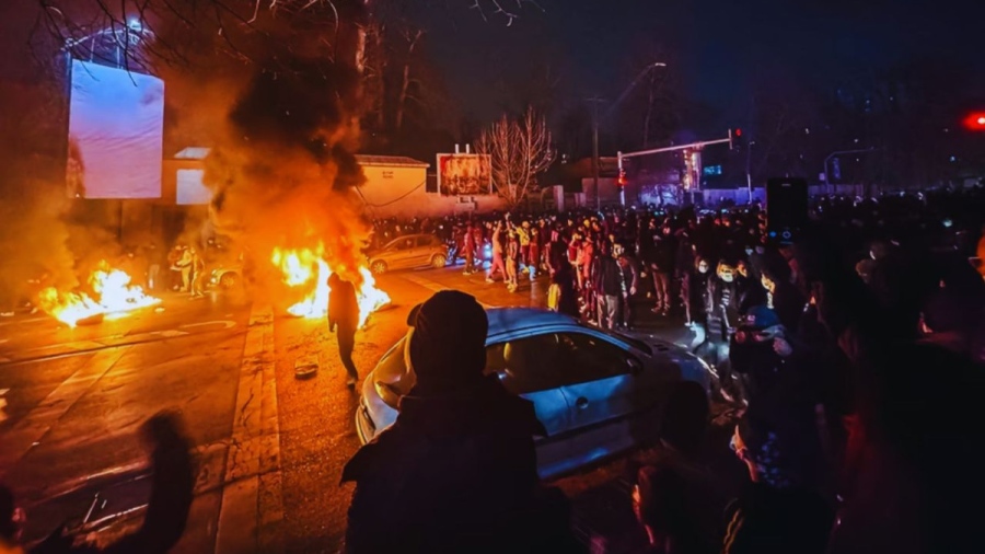 Над 2500 арестувани и над 100 жертви - Какво се случва в Иран