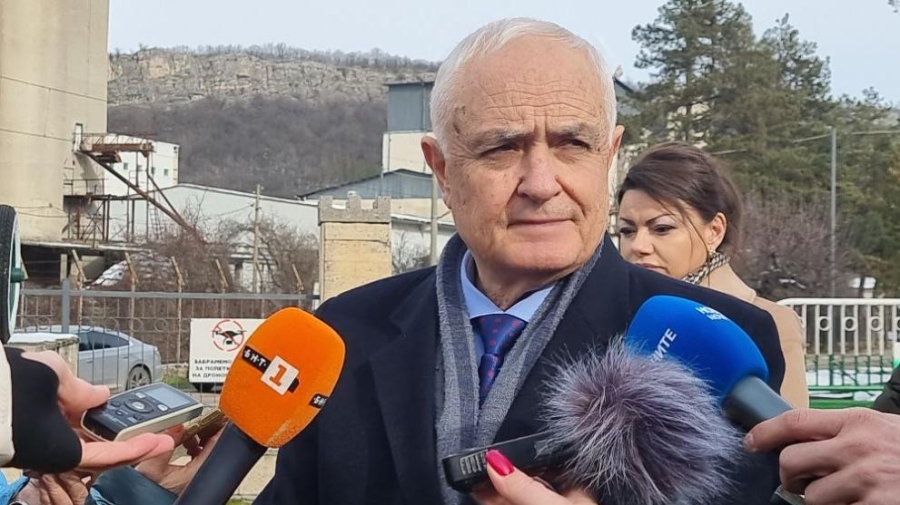 Първите машини „Страйкър“ пристигат през февруари