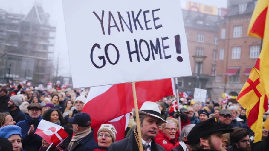 'Долу ръцете от Гренландия': Масови протести след като Тръмп повтори исканията си за анексиране