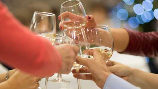 Максим и Валери черпят за имен ден