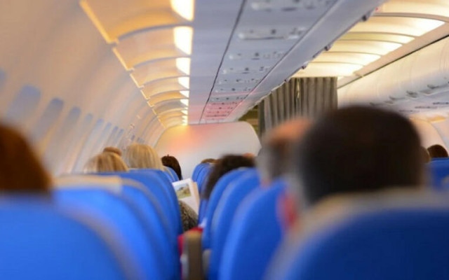 ЕП настоява за безплатен ръчен багаж в самолетите