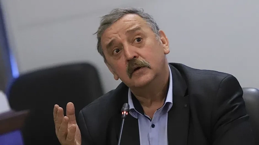 Проф. Кантарджиев каза как да се предпазим от върлуващия щам, наричан супергрип