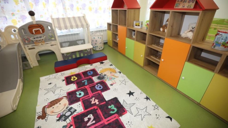 Яслите в София са застрашени от закриване: Възрастни сестри, липса на кадри и затворени групи