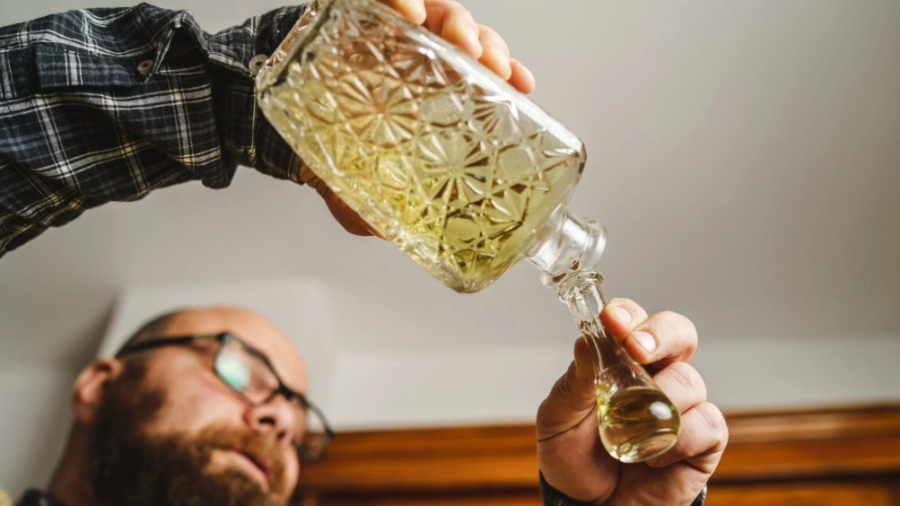 Българинът пие все повече: Вече и 11-годишни деца се напиват редовно