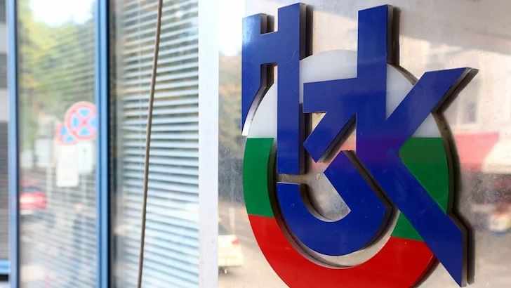 Плащаме осигуровки, но се лекуваме с пари в брой