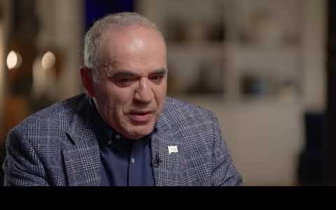 Каспаров зове Европа да организира руски антипутинисти да създадат "алтернативна Русия" в чужбина