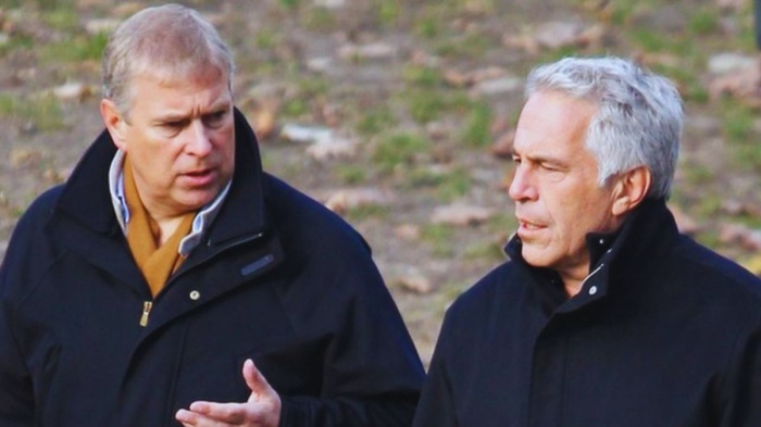 ИЗВЪНРЕДНО: Принц Андрю арестуван във връзка с разследването на Епстийн