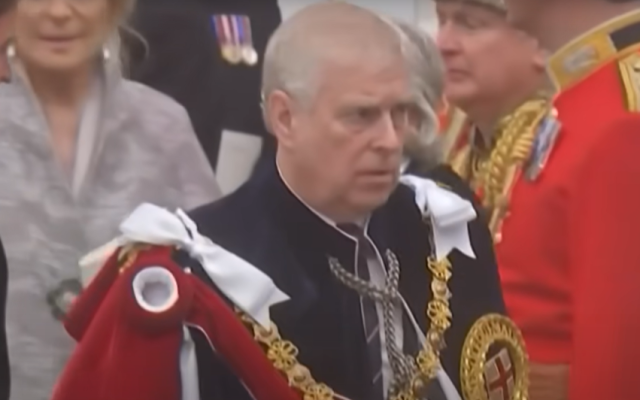 Четвърти ден претърсват резиденция Роял Лодж, където е живял бившият принц Андрю