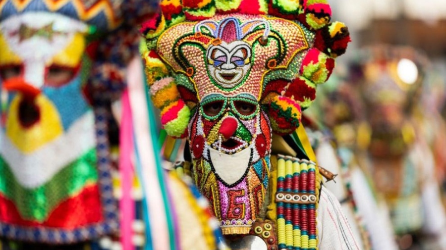 „Огън и лед“ разпалват „Кукерландия“: Зрелищно начало, което ще разтърси Ямбол