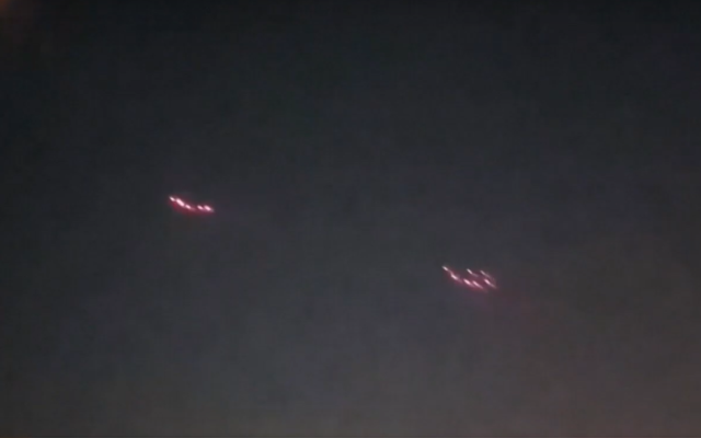 Иран удари посолството на САЩ в Рияд, Ормузкият проток е затворен, петролът поскъпва