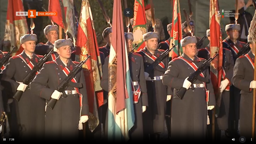 НА ЖИВО Тържествена заря-проверка за 3 март в София