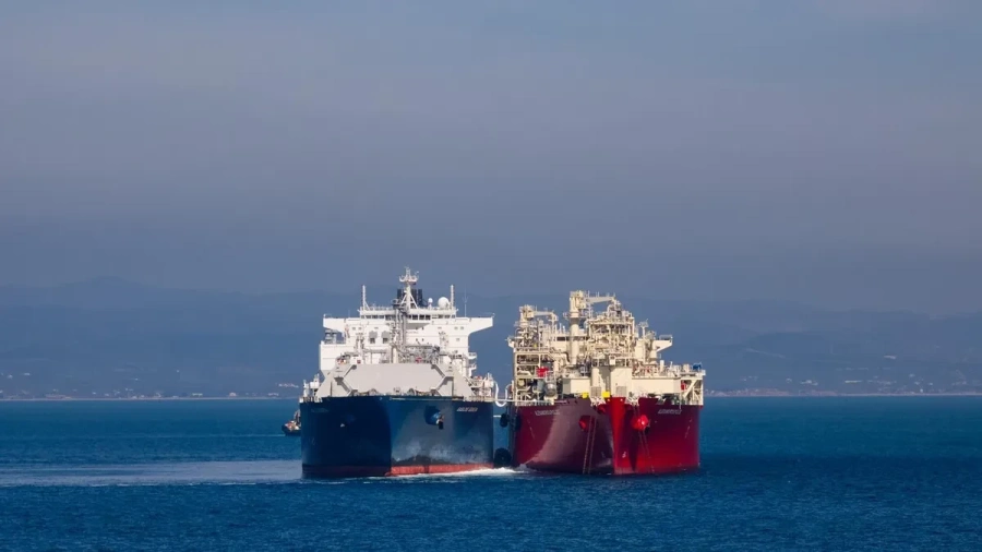 Министерството на енергетиката: България зарежда втечнен газ на предкризисни цени