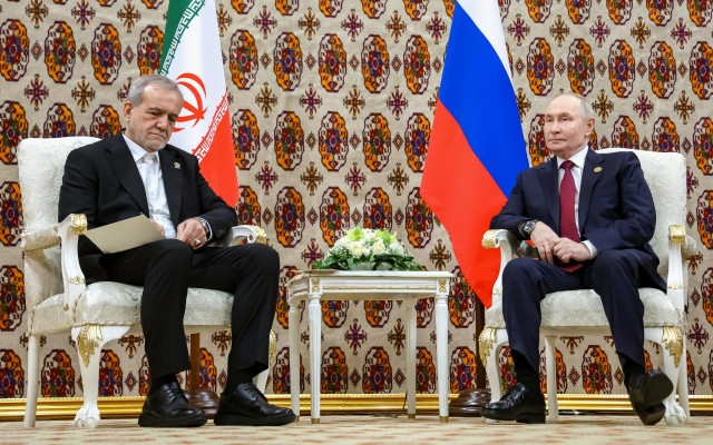 След разговор с Путин: Иран спира ударите по съседите в региона