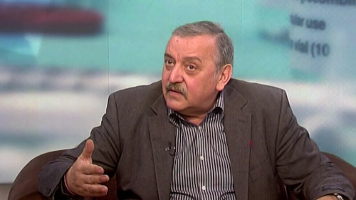Тодор Кантарджиев: Когато няколко дни не се ползва вода и пуснем душа, се създава инфекциозен аерозол, който вдишваме и се разболяваме
