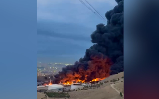 "Черен дъжд" над Иран: СЗО алармира, че е опасен