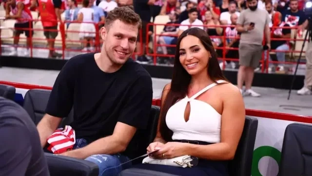 След близо четири години връзка: Везенков се раздели с красавица