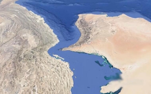 Иран позволи на някои кораби да преминават през Ормузкия проток