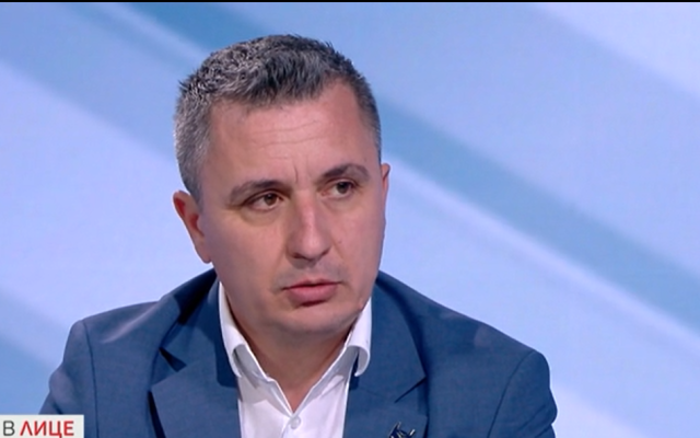 Александър Николов предупреди за горивата: Положението е тежко, снабдяването е много трудно