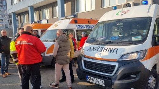 Шофьори на линейки в Бургас на протест: Глобяват ги за превишена скорост, докато спасяват животи