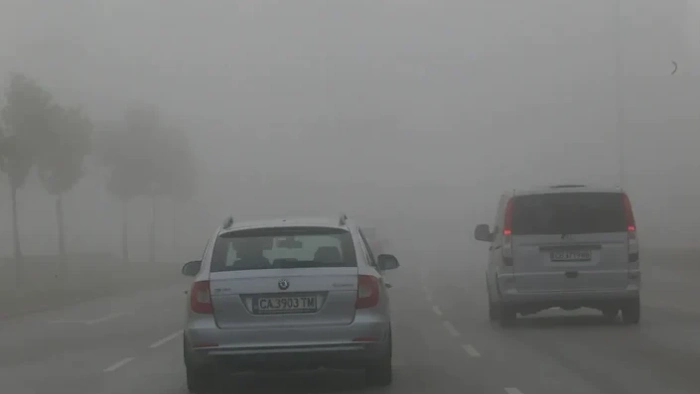 Мъгла и ремонти блокират трафика у нас