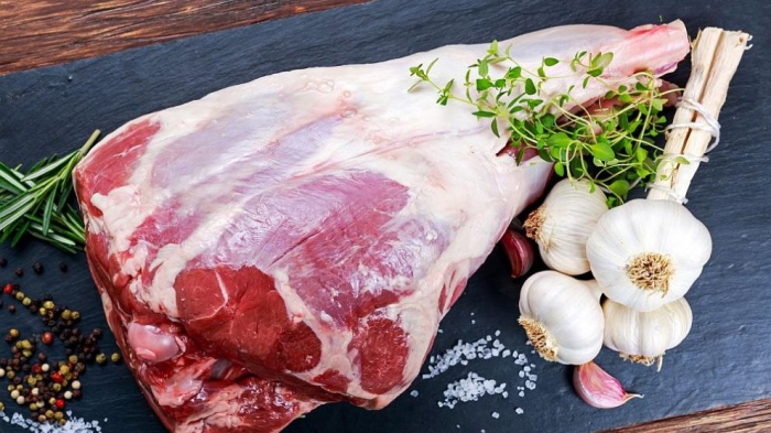 БАБХ: Месото от незаконните кланици край Ихтиман вероятно е продавано в София