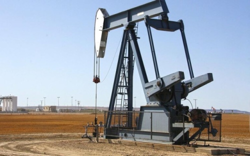 САЩ временно разрешиха продажбата на ирански петрол