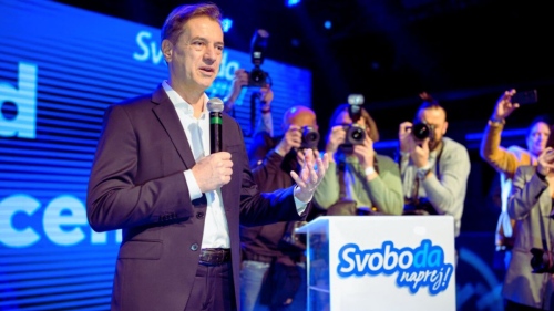 Либералите на Голоб печелят с минимална преднина в Словения, започват преговори за коалиция
