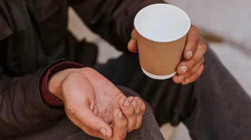 Стотици българи просят като роби в Гърция