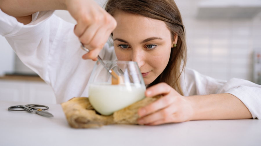 Българското мляко все по-евтино, фермерите го продават на загуба