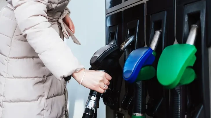 Дизелът в Букурещ падна под 2 евро