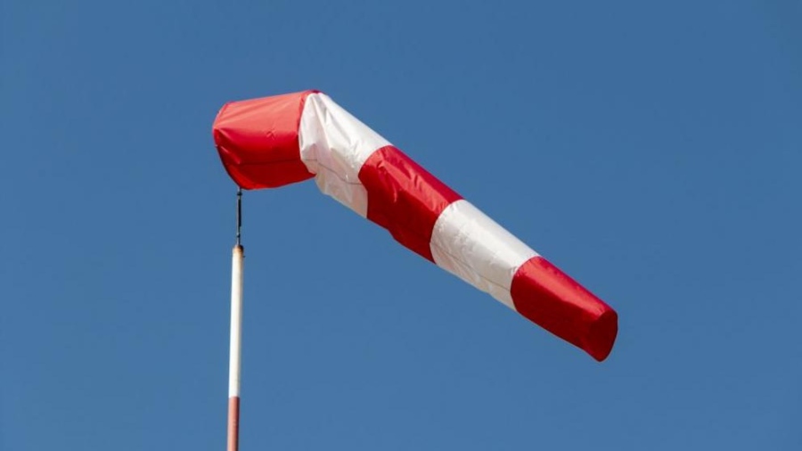 Жълт код за силен вятър в цялата страна в сряда