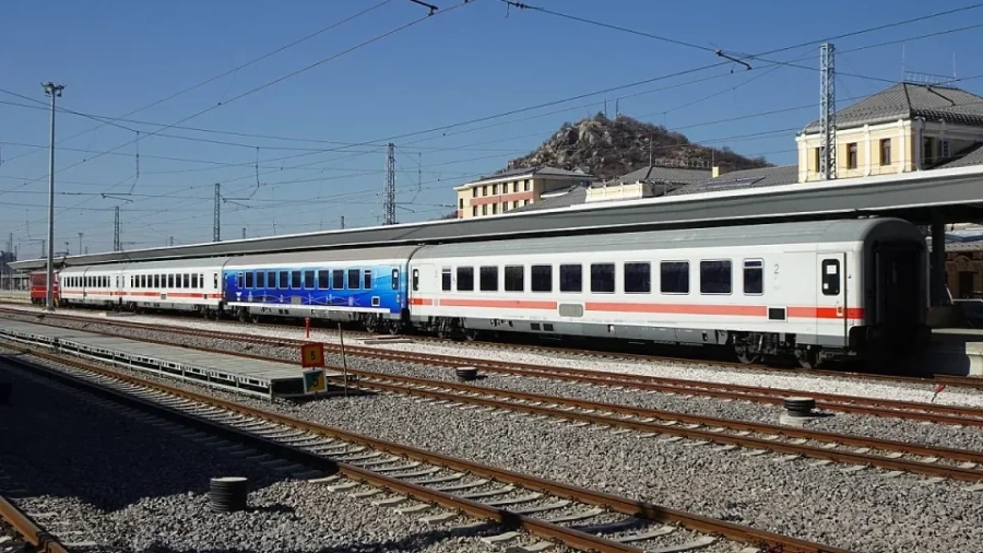 Великденски наплив по релсите. БДЖ пуска хиляди допълнителни места