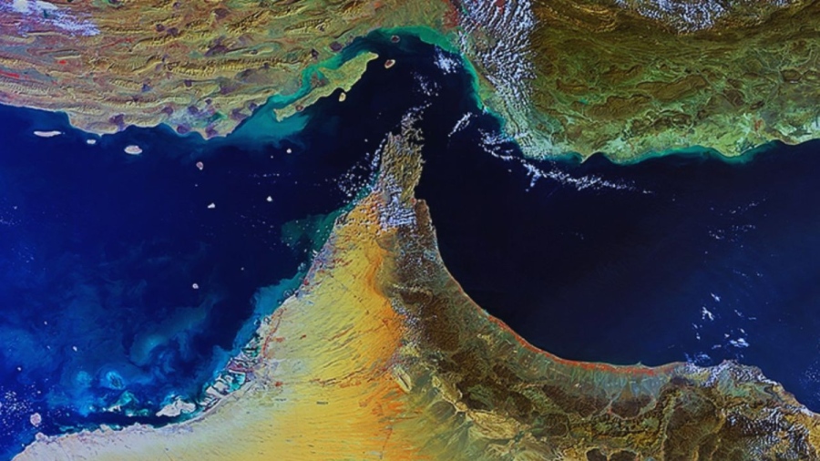 Иран и САЩ в спор за контрола над Ормузкия проток въпреки обявената пауза в боевете