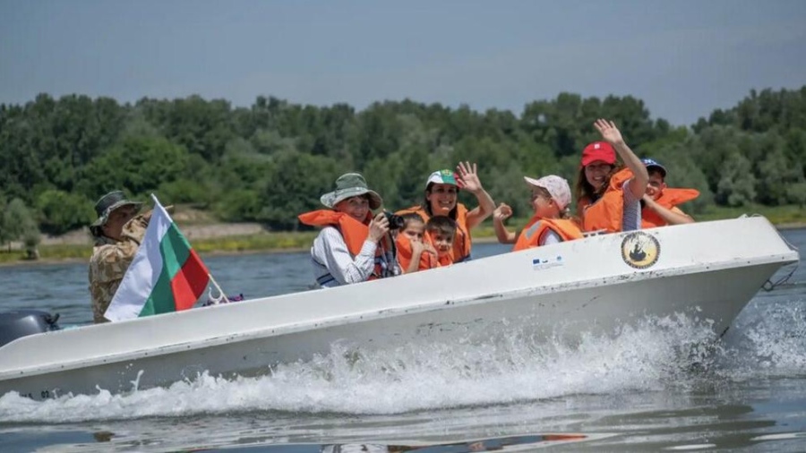 Приключение сред природата: Водно такси свързва България и Румъния