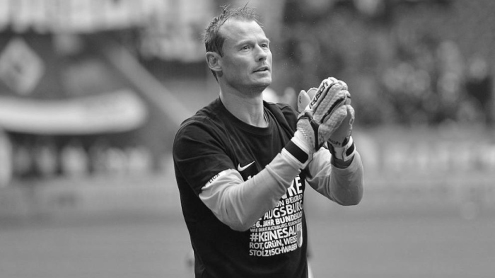 Бившият вратар на „Арсенал“ и „Ливърпул“ Алекс Манингер загина при катастрофа