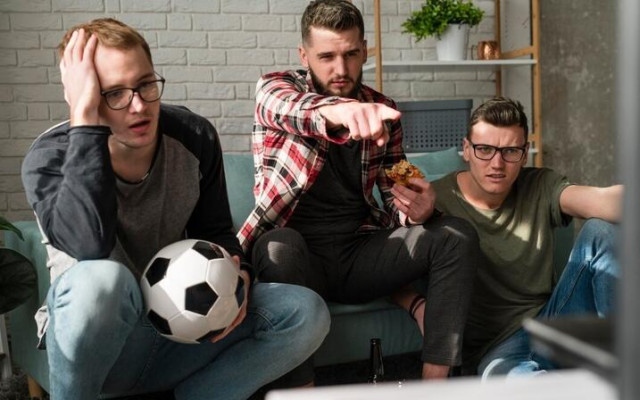 Спорт по тв на 18.04.2026 г.