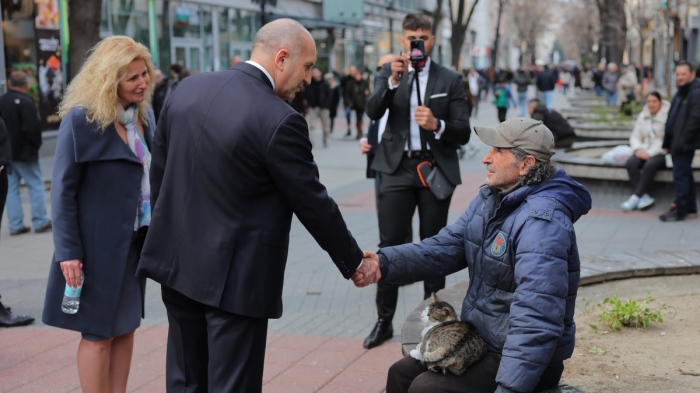 Радев не е Орбан, пише европейско издание