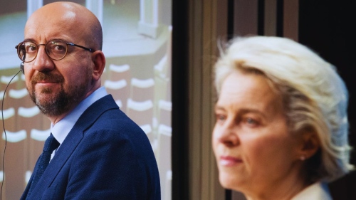 Шарл Мишел остро критикува фон дер Лайен: обвини я в „авторитарно управление“