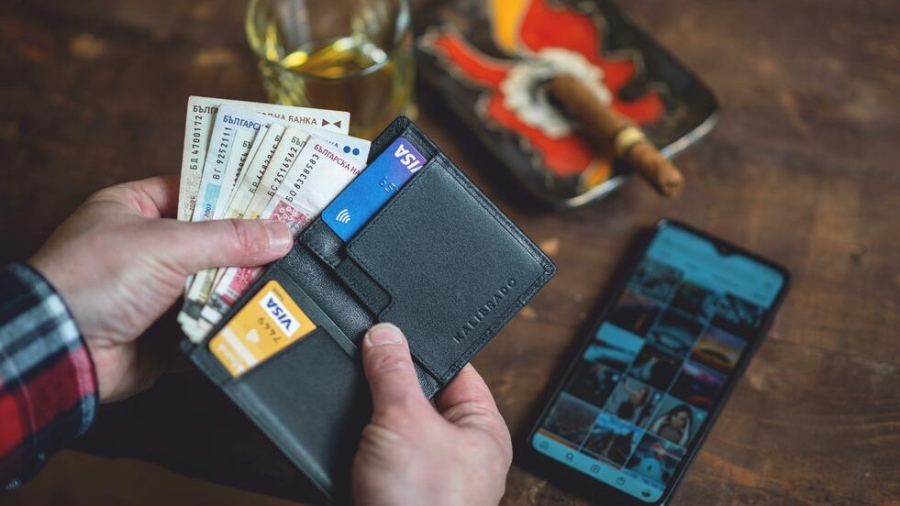 НСИ: Над 1,3 милиона българи оцеляват с под 867 лева