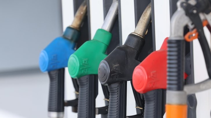 Петролът поскъпва, какви са цените у нас?