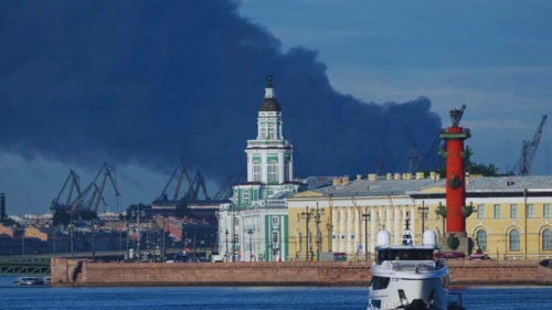 Украински дронове удариха Санкт Петербург при откриването на форум на Путин, избухна пожар в петролен терминал