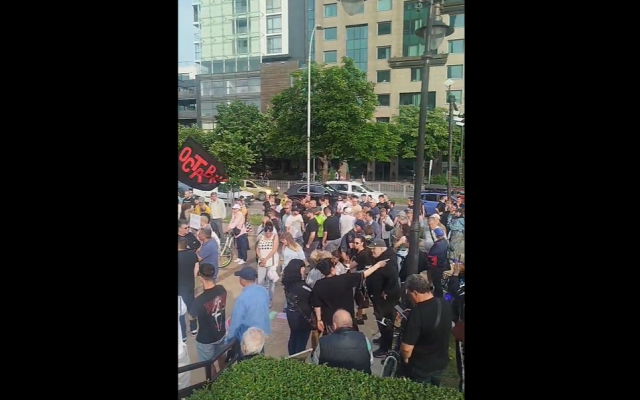 Варненци - на протест, искат оствката на кмета Коцев