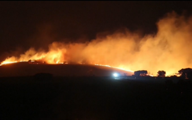 Пожари на Халкидики и в околностите на Солун, евкуират хора