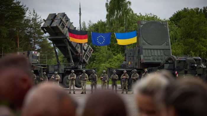 Берлин и Киев обсъждат връщането на украински мъже от Европа заради нуждите на армията