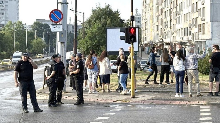 Бунт в „Подуяне“: граждани излязоха на протест срещу некачествено строителство
