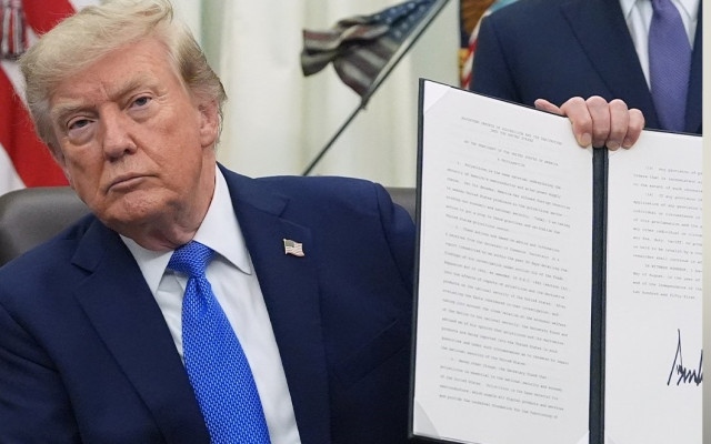 Тръмп с нов опит да ограничи "родилния туризъм" за американско гражданство
